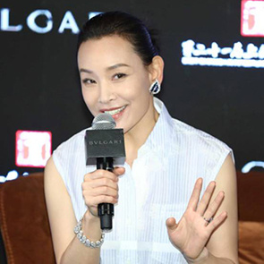​陈冲等影人出席“宝格丽经典呈现”展